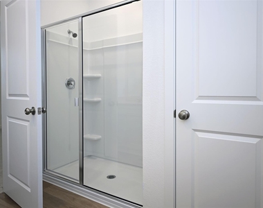 261 Elk Ave - Photo Thumbnail 20