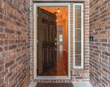 1104 Chad Dr - Photo Thumbnail 3
