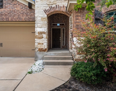 1104 Chad Dr - Photo Thumbnail 2