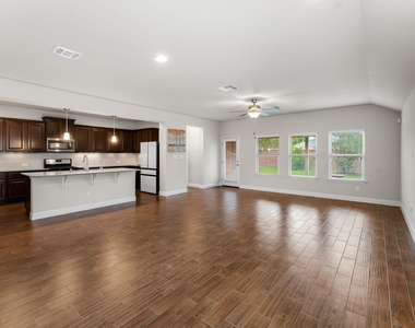1104 Chad Dr - Photo Thumbnail 16