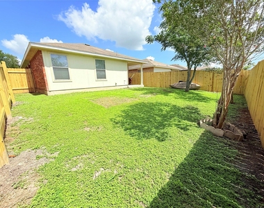 13330 James Monroe St - Photo Thumbnail 6