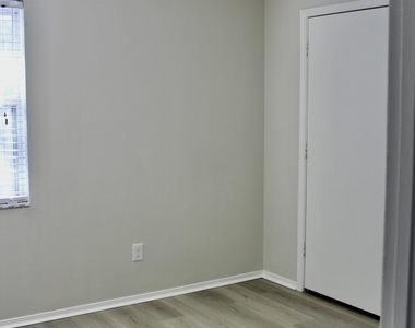 10178 Geni Hill Circle N - Photo Thumbnail 7
