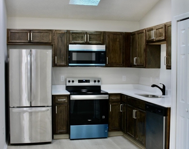 10178 Geni Hill Circle N - Photo Thumbnail 3