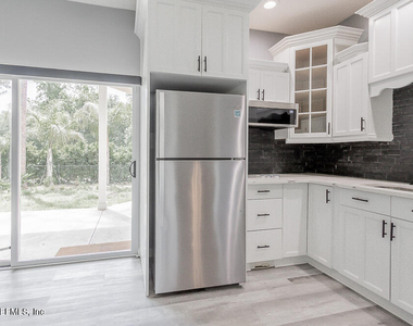 1770 Victoria Chase Court - Photo Thumbnail 17