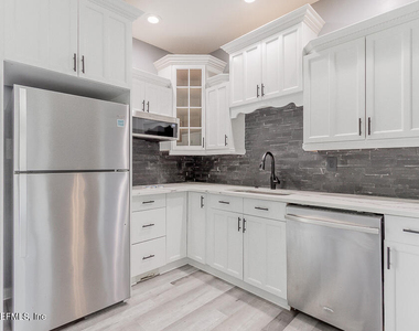 1770 Victoria Chase Court - Photo Thumbnail 16