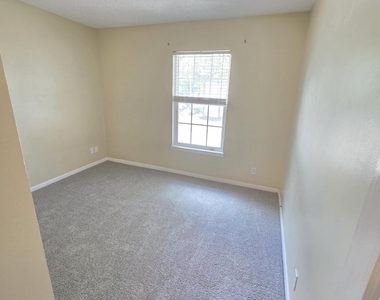 227 Kettering Court - Photo Thumbnail 22