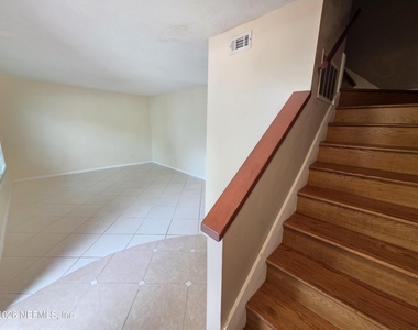 227 Kettering Court - Photo Thumbnail 14