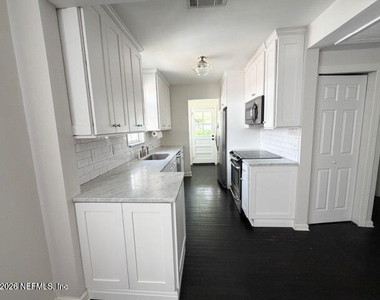 4743 Kerle Street - Photo Thumbnail 11