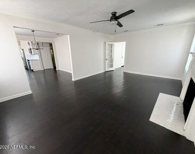 4743 Kerle Street - Photo Thumbnail 9