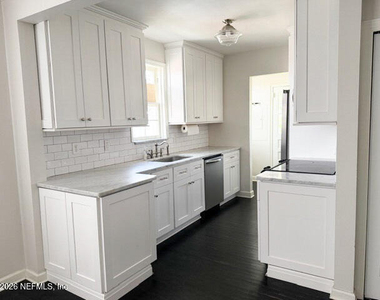 4743 Kerle Street - Photo Thumbnail 16