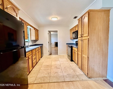 568 San Pablo Road N - Photo Thumbnail 7