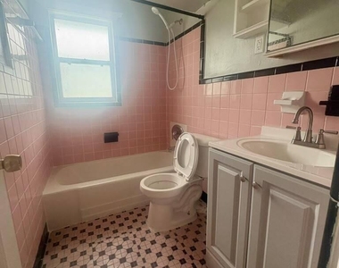429 W 18th Street - Photo Thumbnail 7