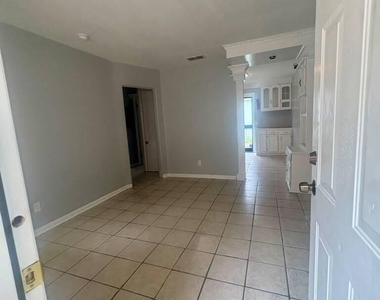 429 W 18th Street - Photo Thumbnail 1