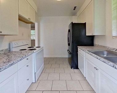 7104 Waikiki Road - Photo Thumbnail 5