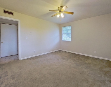 7104 Waikiki Road - Photo Thumbnail 9