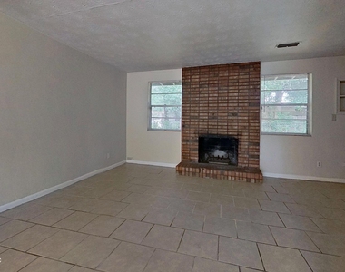 7104 Waikiki Road - Photo Thumbnail 3
