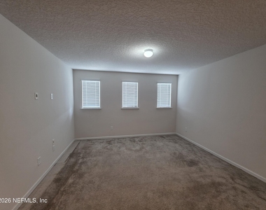 4537 Pine Ridge Parkway - Photo Thumbnail 15