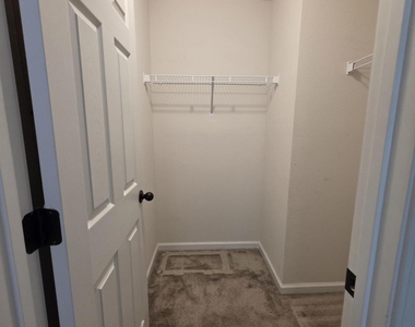 4537 Pine Ridge Parkway - Photo Thumbnail 13