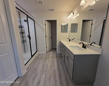4537 Pine Ridge Parkway - Photo Thumbnail 22