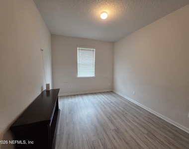 4537 Pine Ridge Parkway - Photo Thumbnail 8