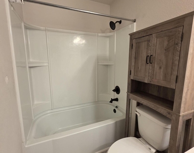4537 Pine Ridge Parkway - Photo Thumbnail 17
