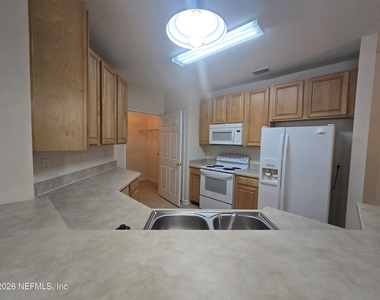 785 Oakleaf Plantation Parkway - Photo Thumbnail 5