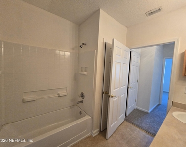 785 Oakleaf Plantation Parkway - Photo Thumbnail 14