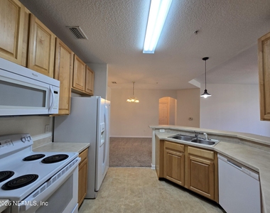 785 Oakleaf Plantation Parkway - Photo Thumbnail 6