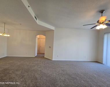 785 Oakleaf Plantation Parkway - Photo Thumbnail 3