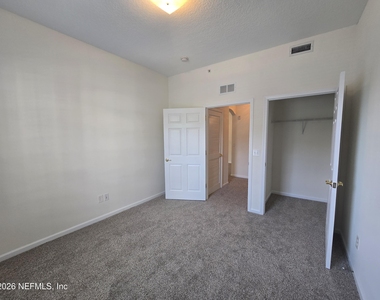 785 Oakleaf Plantation Parkway - Photo Thumbnail 12