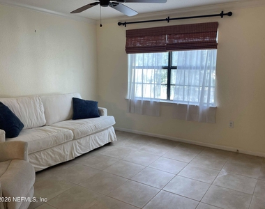 805 Boardwalk Drive - Photo Thumbnail 2