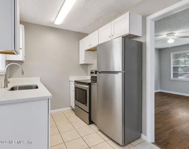 1901 Pullman Court - Photo Thumbnail 9