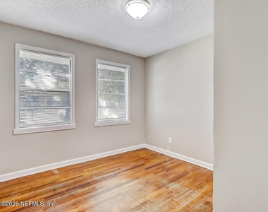 1901 Pullman Court - Photo Thumbnail 13
