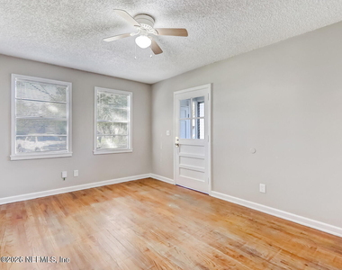 1901 Pullman Court - Photo Thumbnail 5