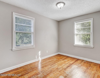 1901 Pullman Court - Photo Thumbnail 21