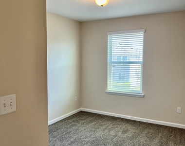 519 Ryker Way - Photo Thumbnail 21