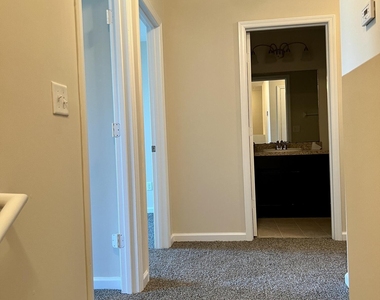 519 Ryker Way - Photo Thumbnail 23