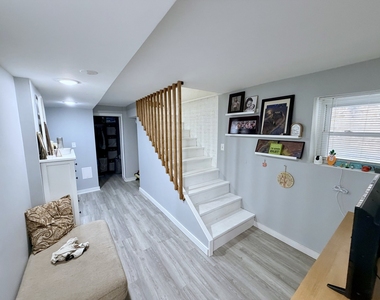 6302 W Holbrook Street - Photo Thumbnail 1