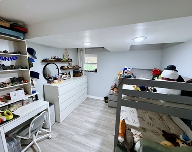 6302 W Holbrook Street - Photo Thumbnail 4