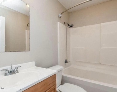 9861 S Clinton Avenue - Photo Thumbnail 8