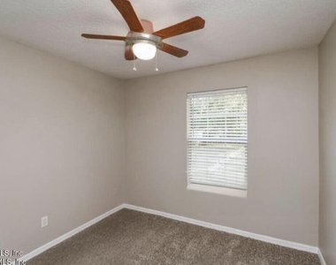 9861 S Clinton Avenue - Photo Thumbnail 12