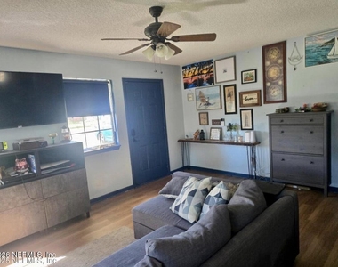 9861 S Clinton Avenue - Photo Thumbnail 2