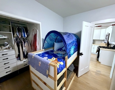 6302 W Holbrook Street - Photo Thumbnail 8