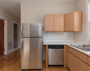 1440 W Addison Street - Photo Thumbnail 3
