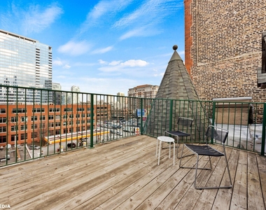 353 W Chicago Avenue - Photo Thumbnail 15