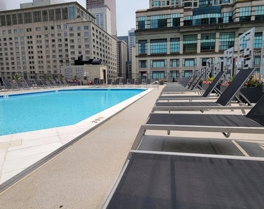 30 E Huron Street - Photo Thumbnail 13