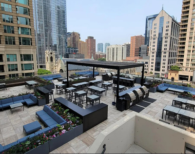 30 E Huron Street - Photo Thumbnail 15