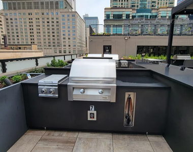 30 E Huron Street - Photo Thumbnail 16