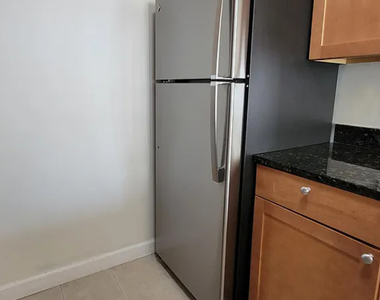 30 E Huron Street - Photo Thumbnail 4