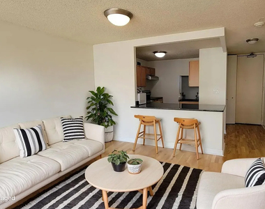 30 E Huron Street - Photo Thumbnail 1